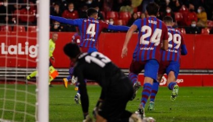 米乐- 阿雅克肖主帅变阵三中卫收奇效，终结客场八场进球荒  