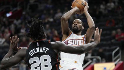 米乐mile- 杜兰特伤愈回归，太阳三巨头合体击败快船  